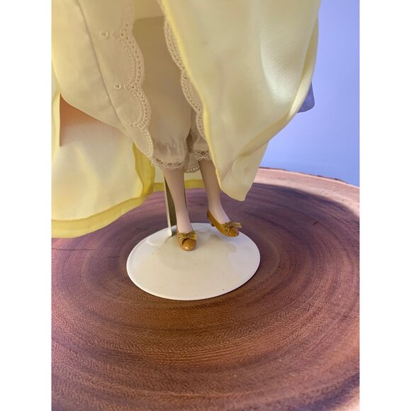 Snow White Ashton Drake Disney Princess Doll Collectible with Yellow Dress & Red - Picture 7 of 10